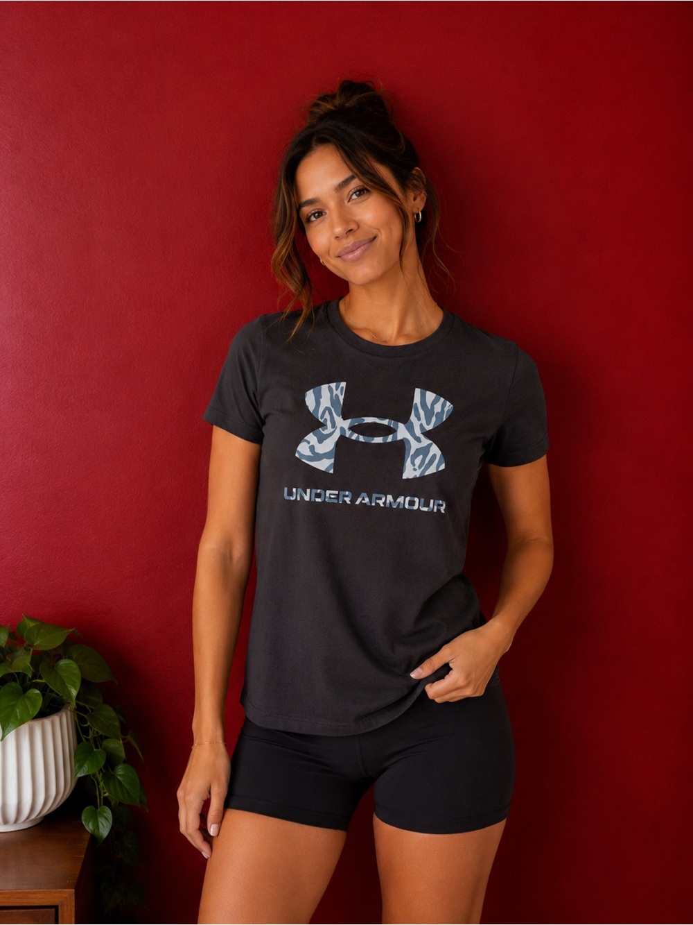 Under Armour Women’s Black Camo Logo T-Shirt – Size Small